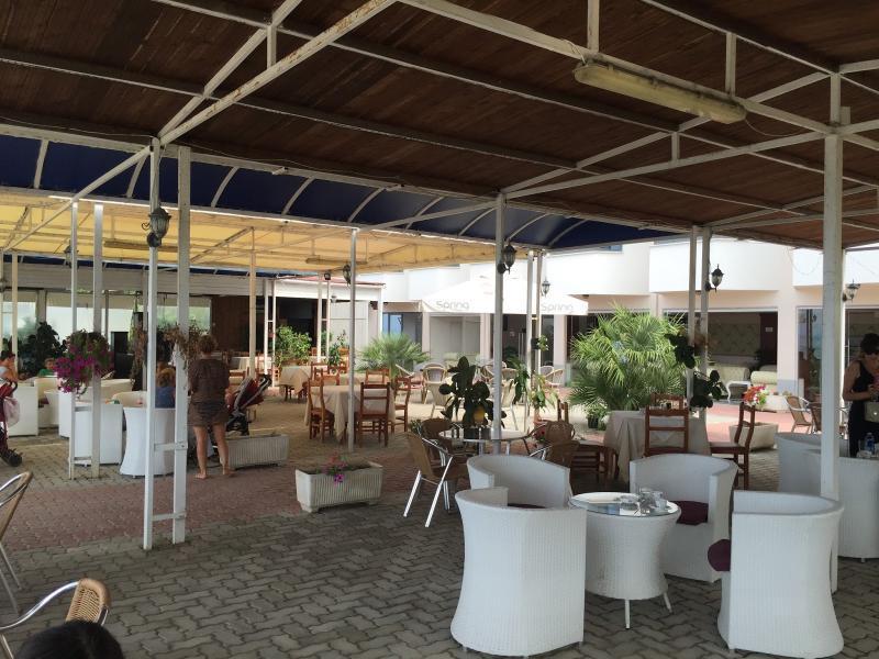 דורס Hotel Ferrara מראה חיצוני תמונה
