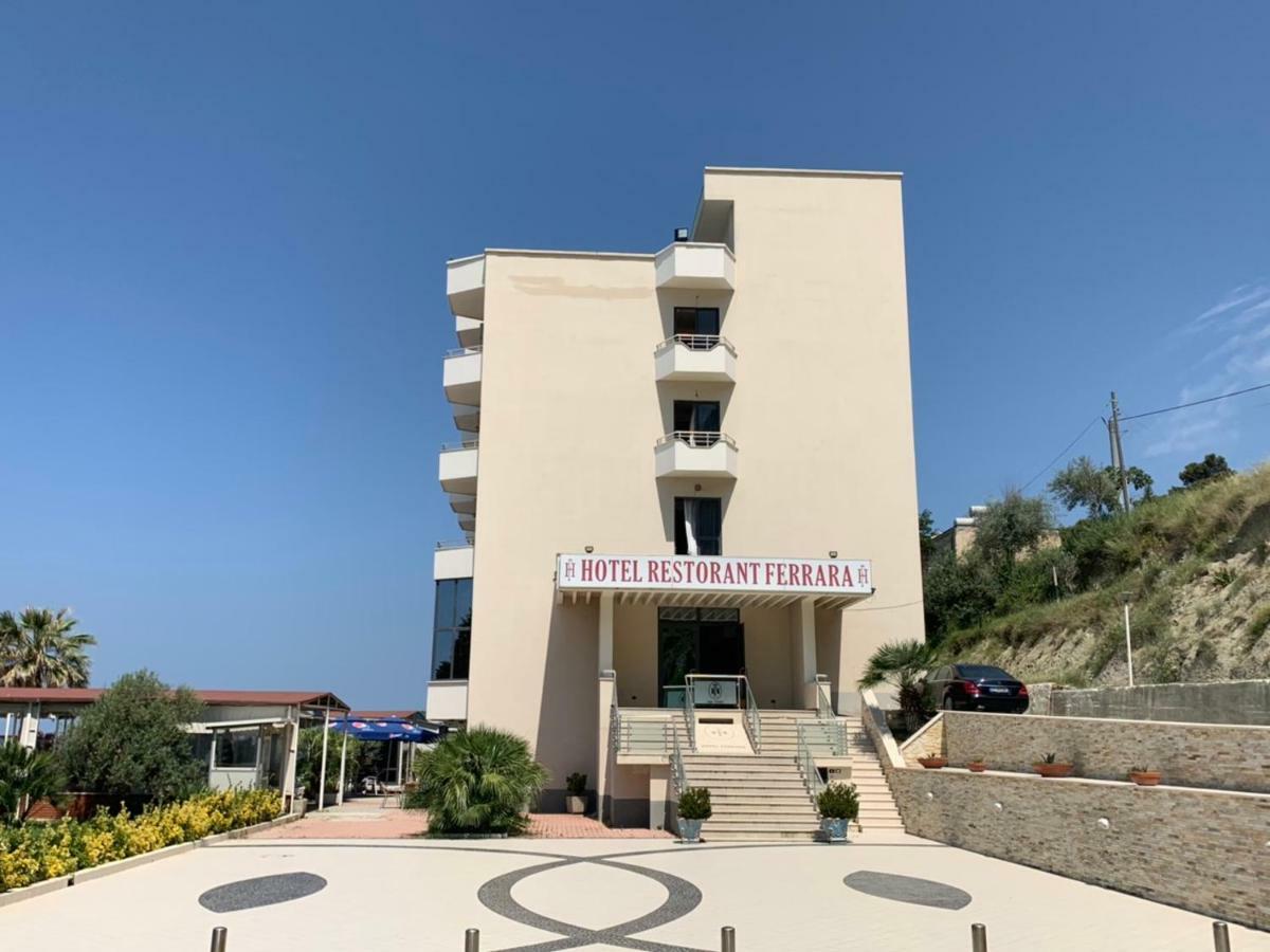 דורס Hotel Ferrara מראה חיצוני תמונה