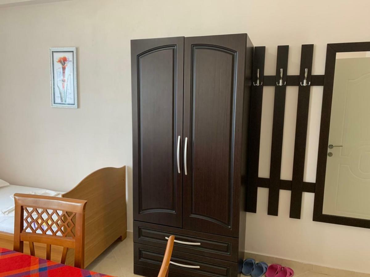 דורס Hotel Ferrara מראה חיצוני תמונה